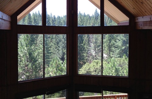 Groveland Cabin | Charming Mountain View Cabin Near Yosemite and Pine Mountain Lake