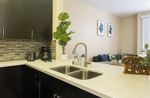 Marina Peninsula Apartment | Charming Oasis by the Beach 1Bed, fitness & Pool in gorgeous Marina del Rey