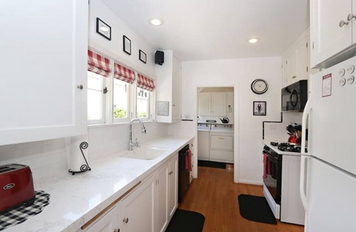 Pasadena House | Charming Pasadena English Cottage