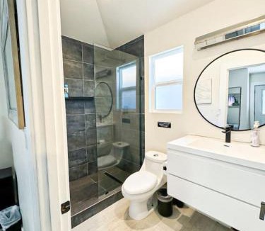 Ladera Heights House | Charming Poolside ADU Near SoFi Stadium - MK3LAD