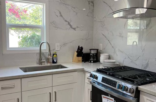 Walnut Valley House | Charming remodeled 1 bedroom/1 Bath with AC, WiFi in awesome Baldwin Park