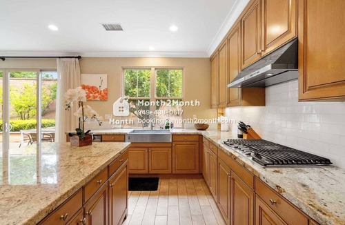 Irvine House | Charming Retreat at Crestwick: Your Perfect Summer Getaway Awaits! #7572