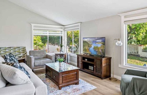 Valle Lindo House | Charming Retreat on Pecan Grove Dr