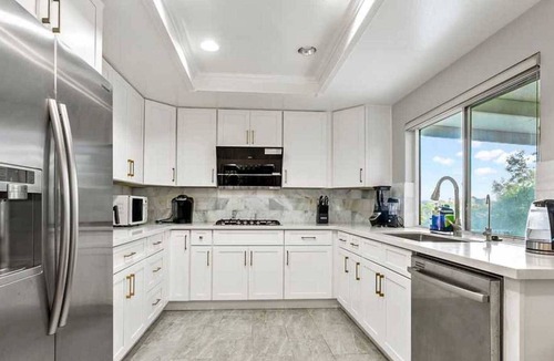 Valle Lindo House | Charming Retreat on Pecan Grove Dr