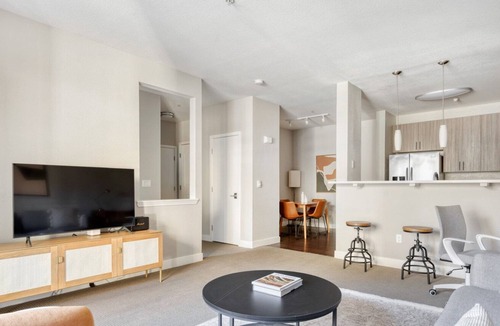 East San Mateo Apartment | Charming San Mateo 1BR w/ Pool, Gym & W/D, near Target, by Blueground