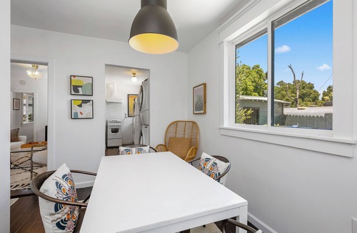 Silver Lake House | Charming Silver Lake 1920s "The Bungalow