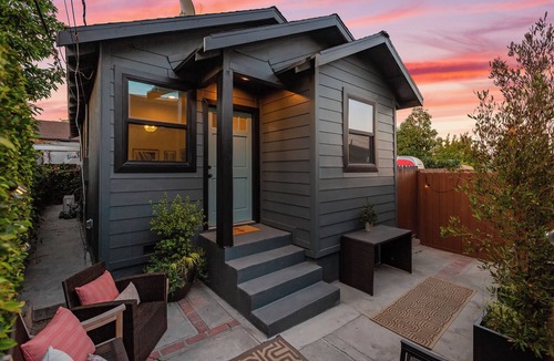 Silver Lake House | Charming Silver Lake 1920s "The Bungalow