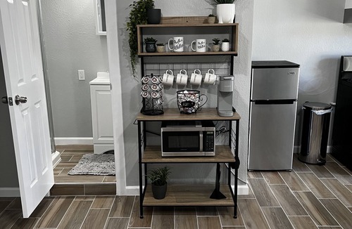 East Whittier Apartment | Charming Studio centrally located between Downtown LA & Disneyland