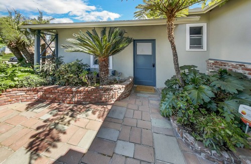 East Whittier Apartment | Charming Studio centrally located between Downtown LA & Disneyland