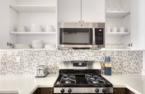 Studio City Apartment | Charming Studio City 1BR w/Gym, Pool & W/D, near TJ & WF, by Blueground