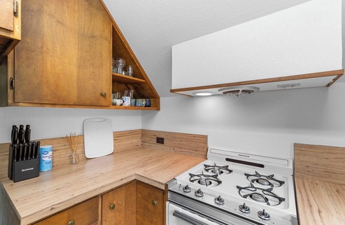 Los Gatos Apartment | Charming studio in marvelous Los Gatos with WiFi, AC