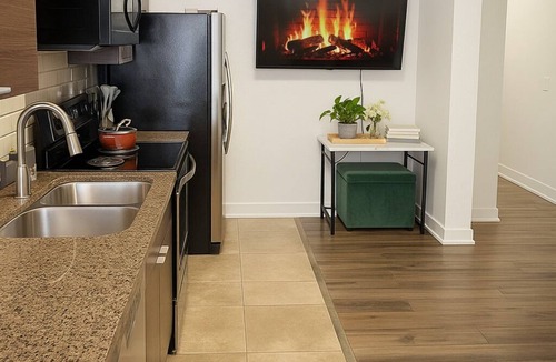 Del Rey Apartment | Charming Studio · Free Parking · Pool · Gym · Hot Tub · BBQ · Workspace