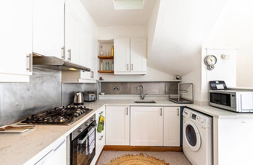 Kensal Green House | Charming Three Bedroom House in Kensal Green
