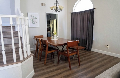 Nut Tree House | Charming Vacaville Escape – Cozy and Comfortable House