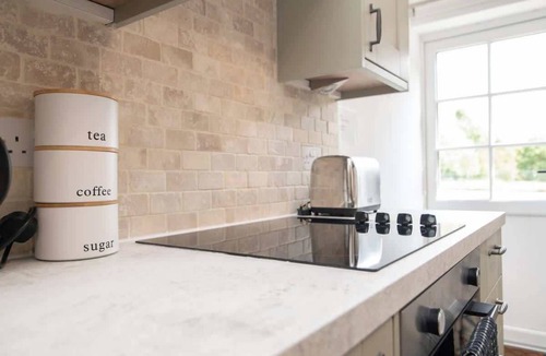 South Littleton House | Charming Warwickshire Studio