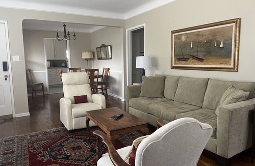 Valley Glen House | Charming, Well Appointed Suburban Bungalow with Grassy Yard