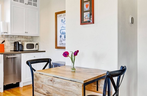 St. Helena House | Charming Wine Country Cottage Close to Downtown