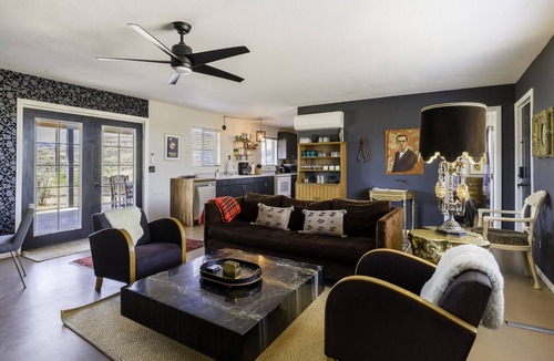 Pioneertown House | Chasing The Moon: Walk to Pappy's & Tub Views
