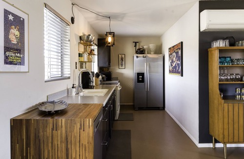 Pioneertown House | Chasing The Moon: Walk to Pappy's & Tub Views