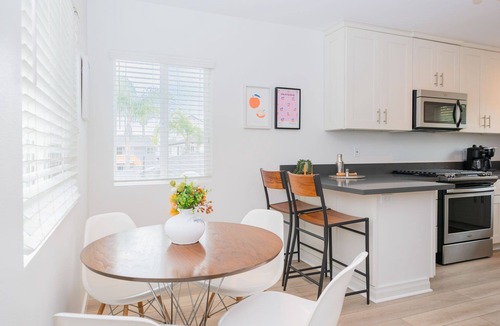Old Towne House | Cheerful 2 Bedroom Steps to the Sand