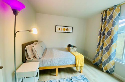 Placentia House | Cheerful 4 bed, 2 bath with pool near Disneyland