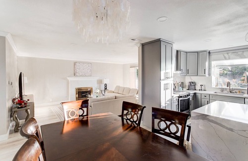 Huntington Beach Villa | Cheerful 4-bedroom 3 bath villa with hot tub