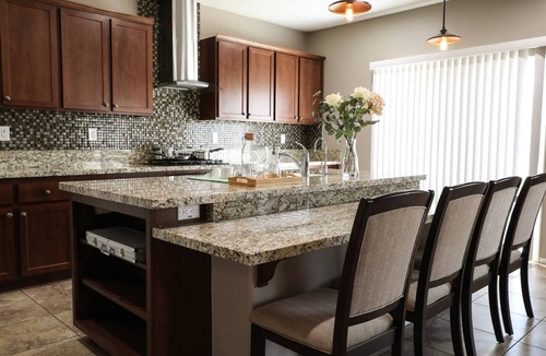Glen Avon House | Cheerful 4 Bedroom Entire House Lots Of Open Space