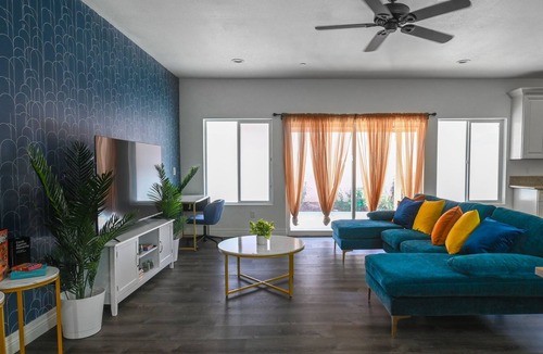 Eastside House | Cheerful 4 Bedroom Home Near Downtown With Fun Arcade and Game Room, Board Games