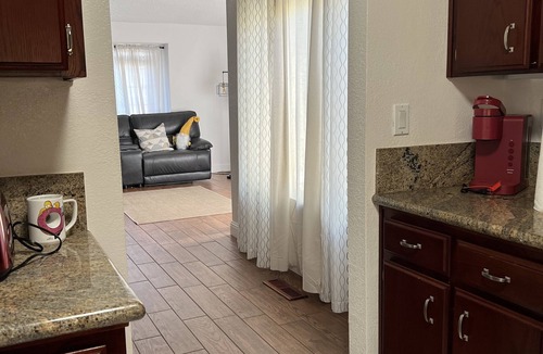 Antioch House | Cheerful house 3 bed 4 bath pool house