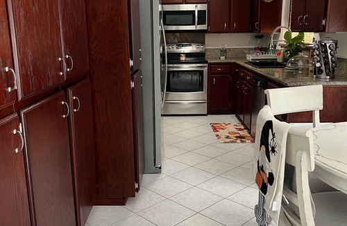 Antioch House | Cheerful house 3 bed 4 bath pool house