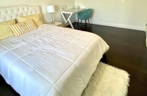 Fountain Valley House | Cheerful remodel private bedroom near beaches and hospital