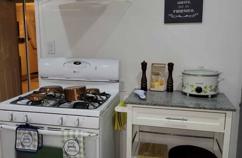 Harbor House | Cheerful Spacious Accessible House