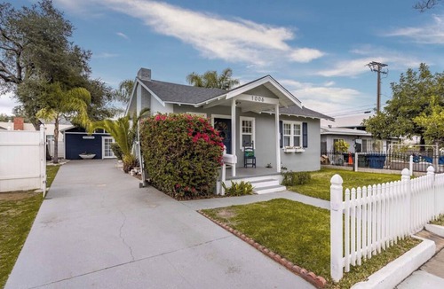 Monrovia House | Cheerful Studio Monrovia Old Town/Pasadena/COH