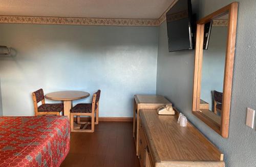 Southwest Anaheim Hotel | Chester Inn Motel