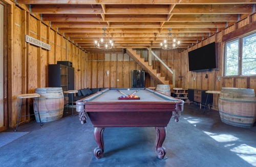 Cloverdale House | Chianti: Secluded Luxury Estate with Pool, Pickleball, Game Barn & Views