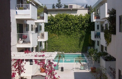 West Hollywood Apartment | Chic 1-bedroom with AC, fitness room, WiFi in vibrant West Hollywood