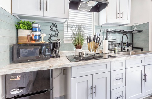 Park Mesa Heights Apartment | Chic 1-bedroom with AC and WiFi in awesome Los Angeles