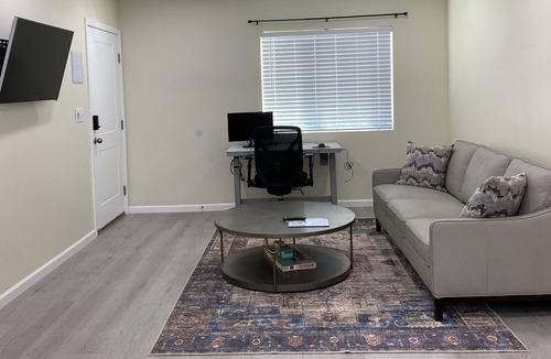 Downey Apartment | Chic 2-bedroom apartment in fantastic Downey Nearby all the Attractions