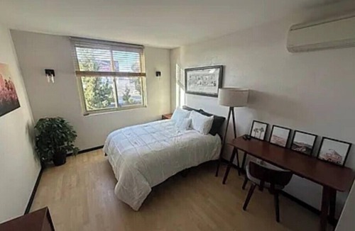 West Hollywood Condo | Chic 2-bedroom condo with WiFi, AC in lovely West Hollywood