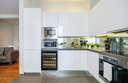 Queen's Gate Apartment | Chic 2 Bedroom Retreat in South Kensington