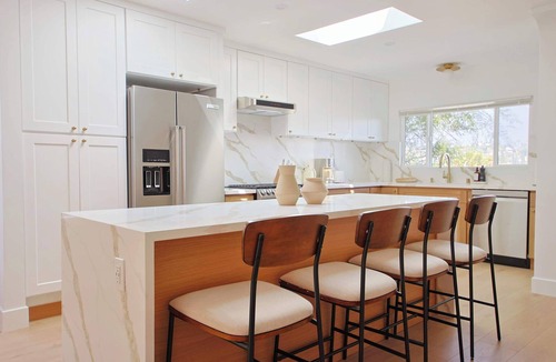 Elysian Heights Apartment | Chic 2B2B Apt w City Views near Sunset Blvd