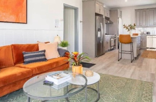 El Porto Apartment | Chic 2BR Family Retreat in Manhattan Beach