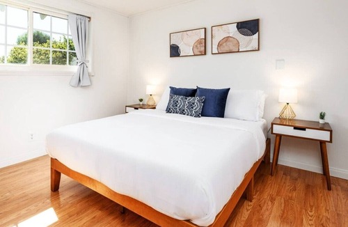 Fullerton House | Chic 4BR Entertainer / Arcade / CLOSE to Disney