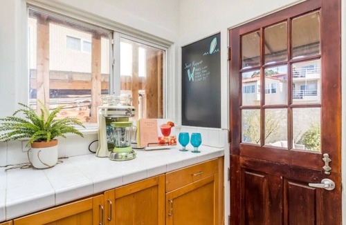 El Porto House | Chic Beach Bungalow 3 Blocks from the Sand