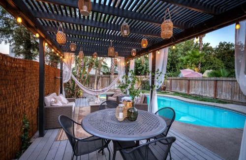 Raisin House | Chic Boho 3BR Home Near Woodward Park