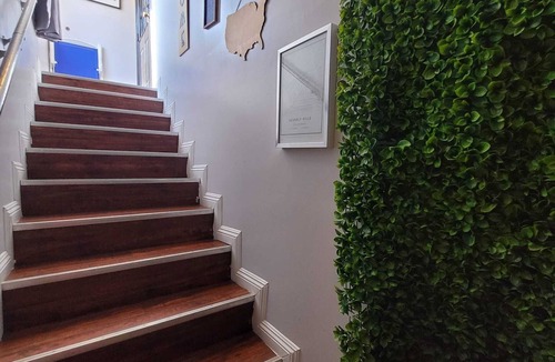 Beverly Hills Apartment | Chic Centrally Located Loft: Relax in the Heart of Pico/Robertson