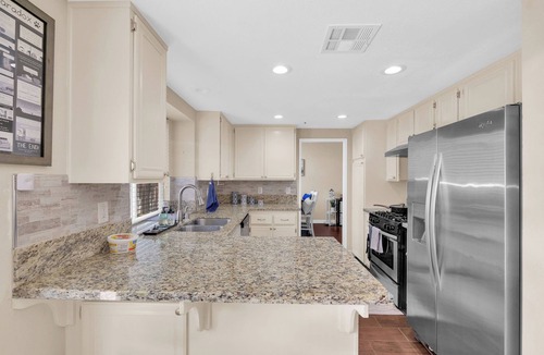 Fontana House | Chic & Comfy Home Near Airport Pet-Friendly