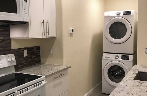 Snail Apartment | Chic corporate apartment in Sunnyvale near Apple, Microsoft, LinkedIn