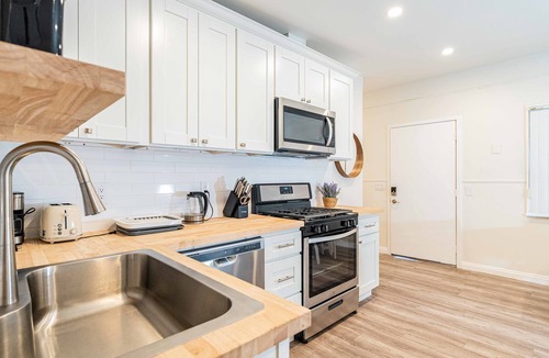Glendora House | Chic Historic Route 66 Home - Ideal for Relaxation