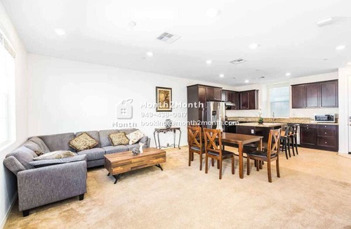 Eastvale Downs House | Chic Home on Sendero Ave #41351